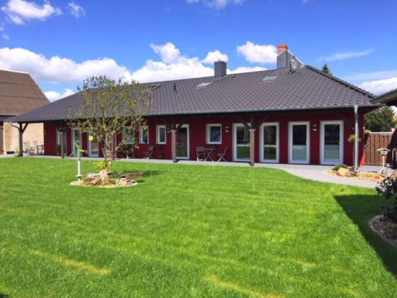 Pension Ebert'S Hof Pirow Exteriör bild